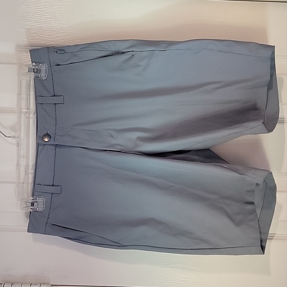 Lululemon Athletica Gray Flat Front Shorts Size 28 - Picture 1 of 4